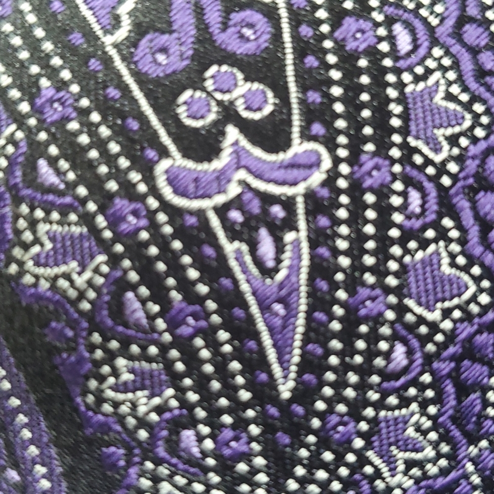 Perry Ellis portfolio necktie - Picture 3 of 8
